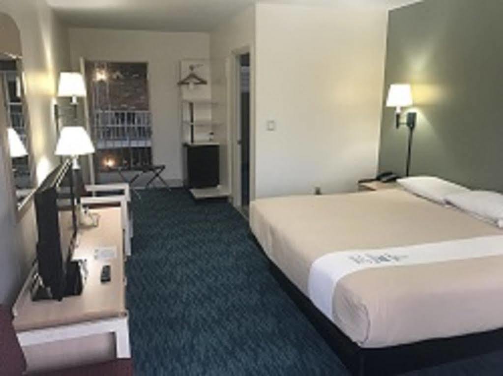 Bluebird Spa City Motor Lodge Saratoga Springs Esterno foto